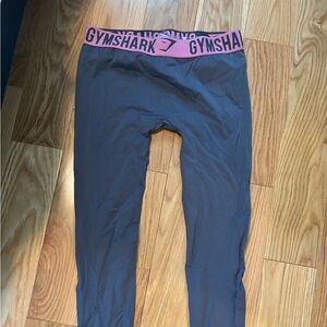 Gymshark Gray and Pink Leggings Large, barely worn, intact inseam